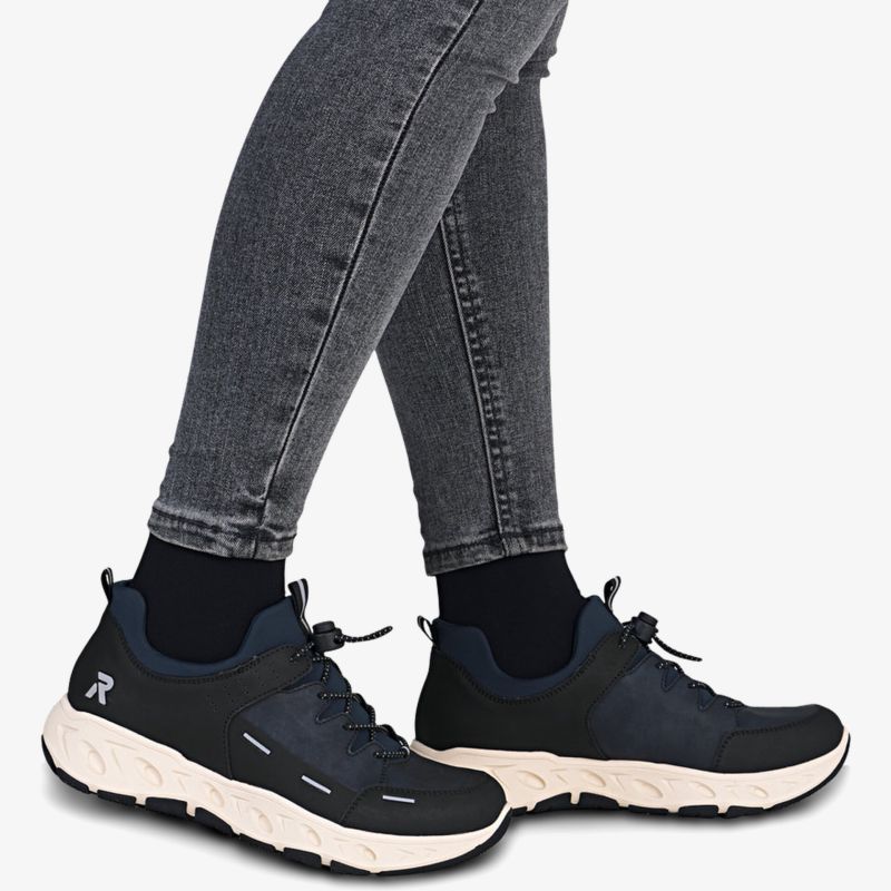 Bequemer sportlicher Schuh mit rutschfester Sohle und atmungsaktivem Obermaterial für optimalen Tragekomfort