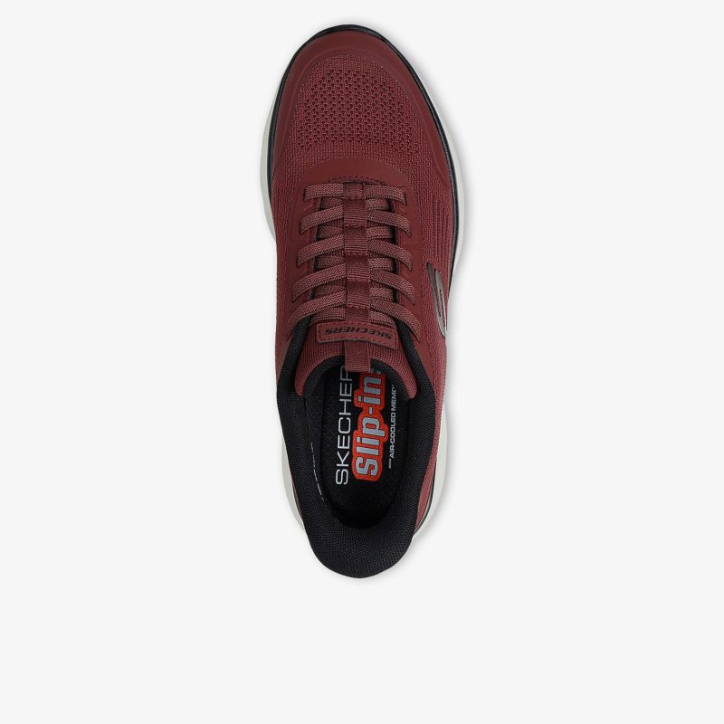 Leichter und komfortabler Sportschuh in Rot mit atmungsaktivem Material und stabiler Schnürung, Draufsicht