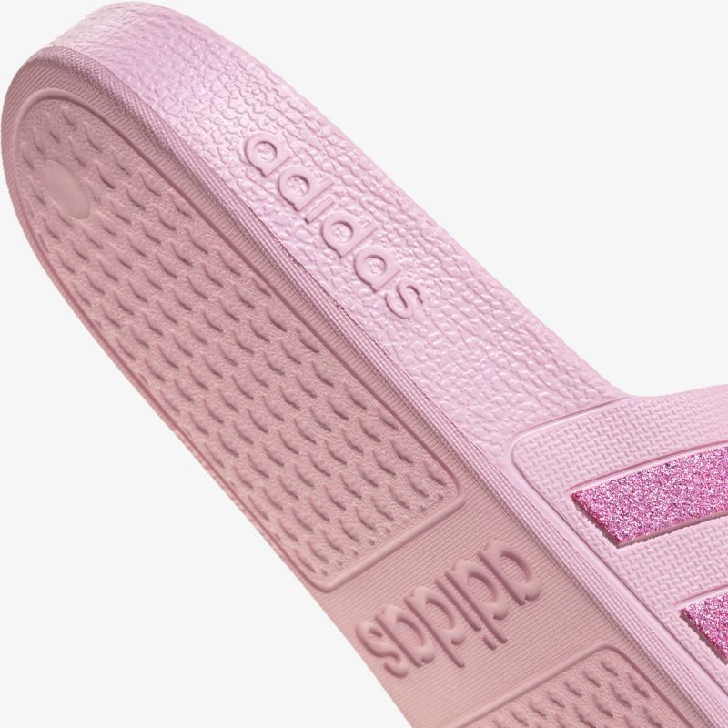 Adidas pinke Badeschlappen mit rutschfester Sohle und weichem Komfortmaterial, ideal für den Freizeitgebrauch