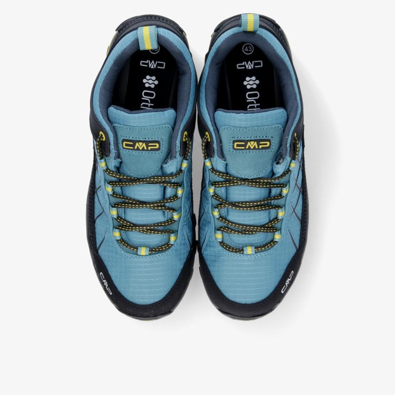 Robuste blaue Wanderschuhe mit stabiler Sohle und bequemer Passform für Outdoor-Abenteuer.