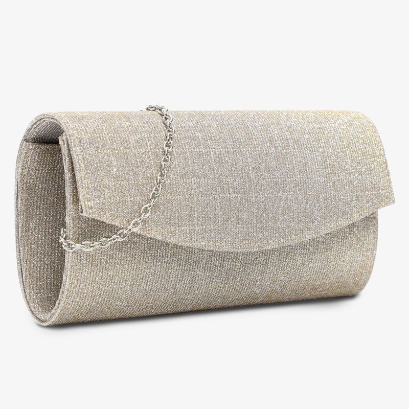 Elegante silberfarbene Clutch mit metallischem Glanz und feiner Textur, kompakt und mit zarter Kette