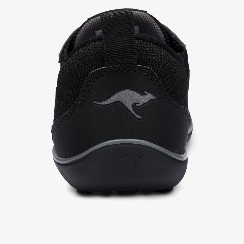 Robuster und bequemer Schuh mit rutschfester Sohle und sportlichem Design, ideal für vielseitigen Einsatz