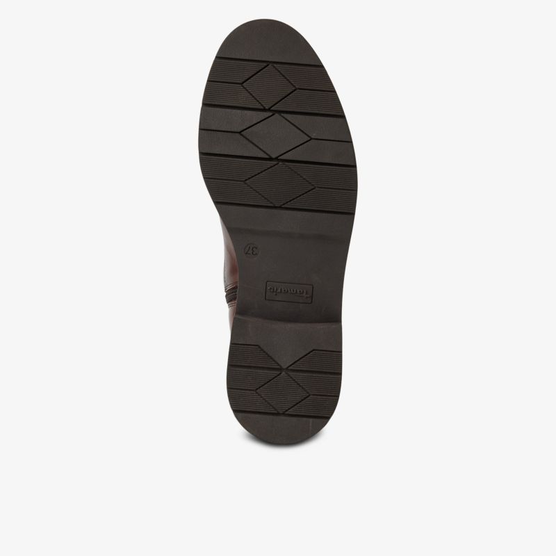 Robuste rutschfeste Sohle mit griffigem Profil für sicheren Halt und langlebigen Tragekomfort