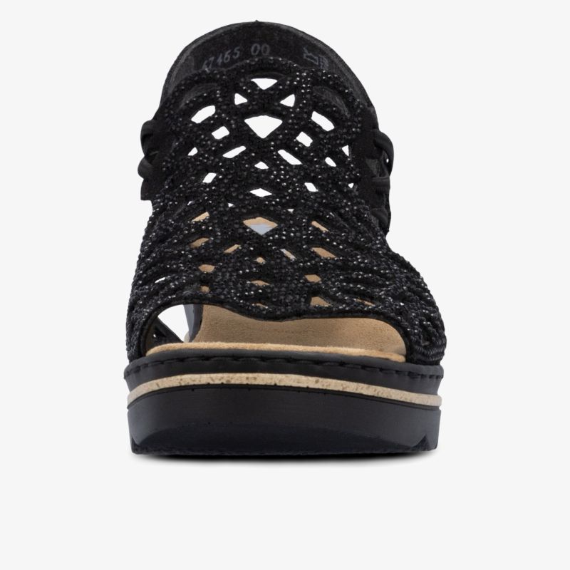 Schwarzer Schuh mit atmungsaktivem geflochtenem Design und komfortabler Sohle für angenehmes Tragen