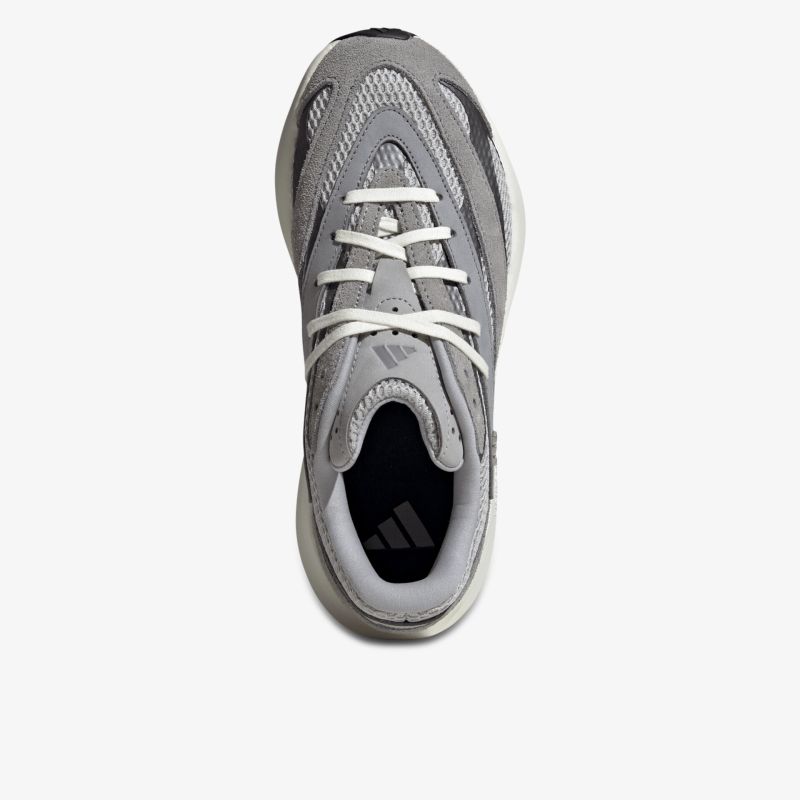 Leichter und komfortabler grauer Schuh mit atmungsaktivem Material und modernem Design von oben