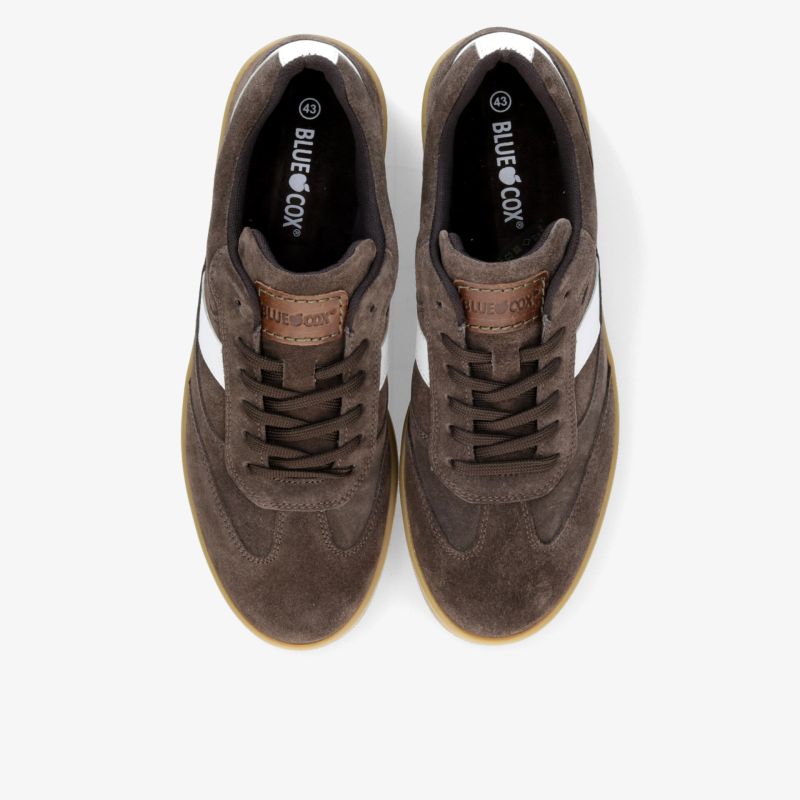 Braune Wildleder Sneaker mit Komfort-Sohle und Schnürsenkeln, sportlich und atmungsaktiv, Draufsicht