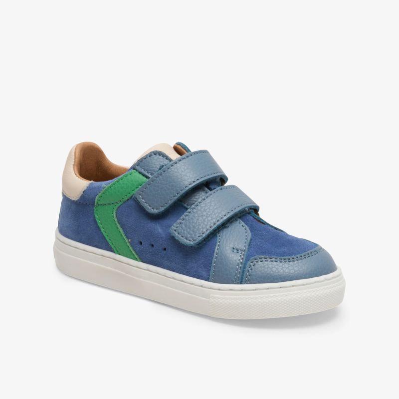 Blauer Sneaker mit praktischem Klettverschluss, rutschfester Sohle und bequemem Tragekomfort in sportlichem Design