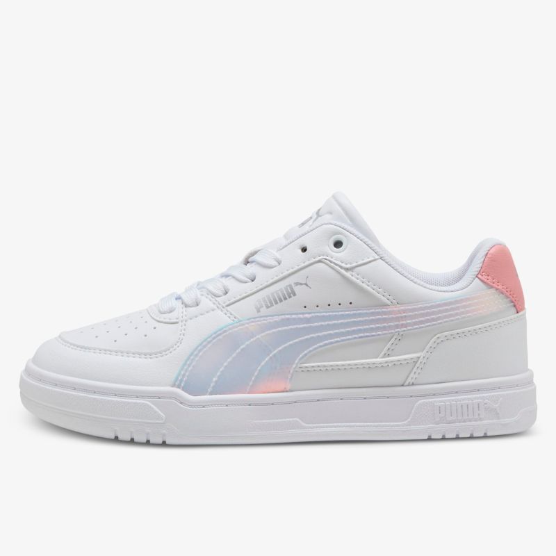 Moderner weißer Sneaker mit sportlichem Design und robuster Sohle für hohen Tragekomfort