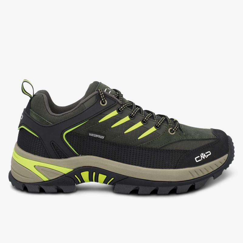 Vielseitiger Trekking-Schuh mit robuster Sohle und wasserdichtem Obermaterial in Grün.