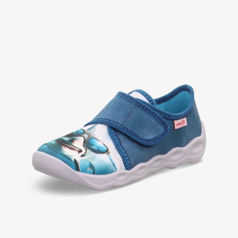 Bequemer Kinderschuh mit praktischem Klettverschluss, rutschfester Sohle und flexiblem Material für optimalen Tragekomfort