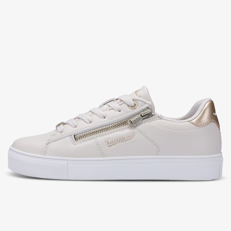 Moderner weißer Sneaker mit Reißverschluss und bequemer Sohle in klarer seitlicher Ansicht