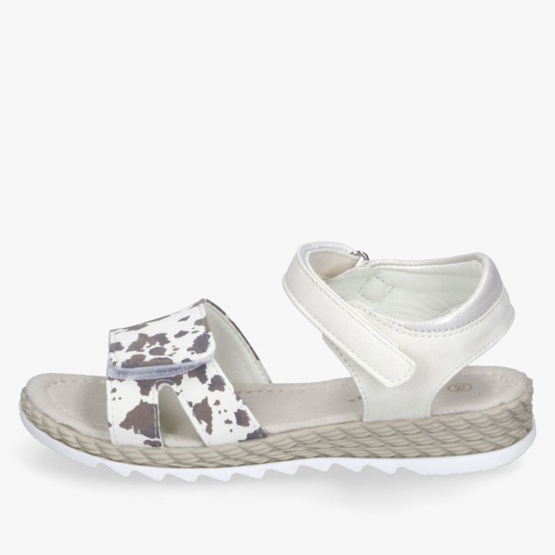 Leichte weiße Sandale mit verstellbarem Klettverschluss und gepolsterter Innensohle für hohen Tragekomfort