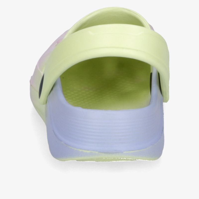 Grünlicher Schuh mit rutschfester Sohle und verstellbarem Riemen, Rückansicht zeigt bequemen Sitz