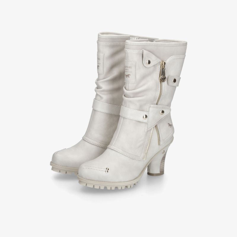 Elegante weiße Stiefel mit Absatz, seitlichem Reißverschluss und modischer Faltenoptik für sicheren und stilvollen Auftritt.