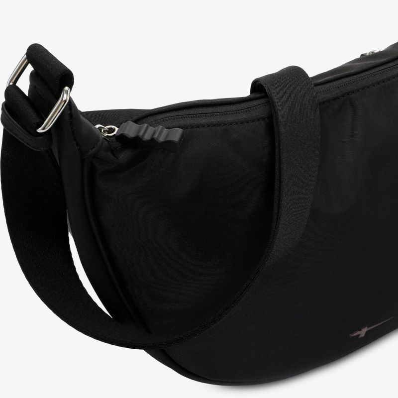 Komfortable schwarze Schultertasche aus robustem Nylon mit verstellbarem Gurt und praktischem Reißverschluss