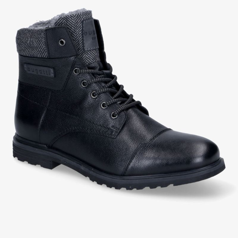 Schwarzer Winterstiefel aus Leder mit warmer Innenausstattung, robuster Schnürung und rutschfester Sohle, Detailansicht