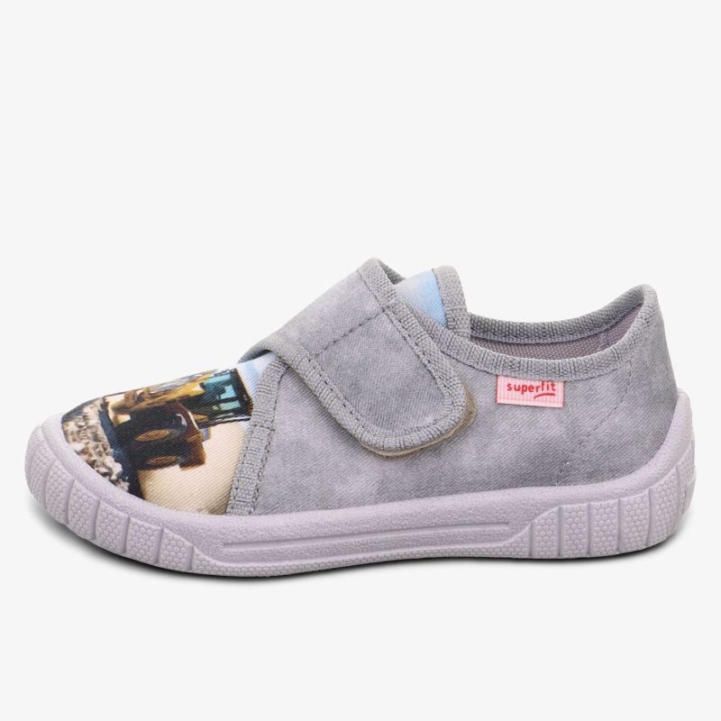 Bequemer Schuh mit flexiblem Klettverschluss, leichter Einstieg und modischem Design für ganztägigen Komfort