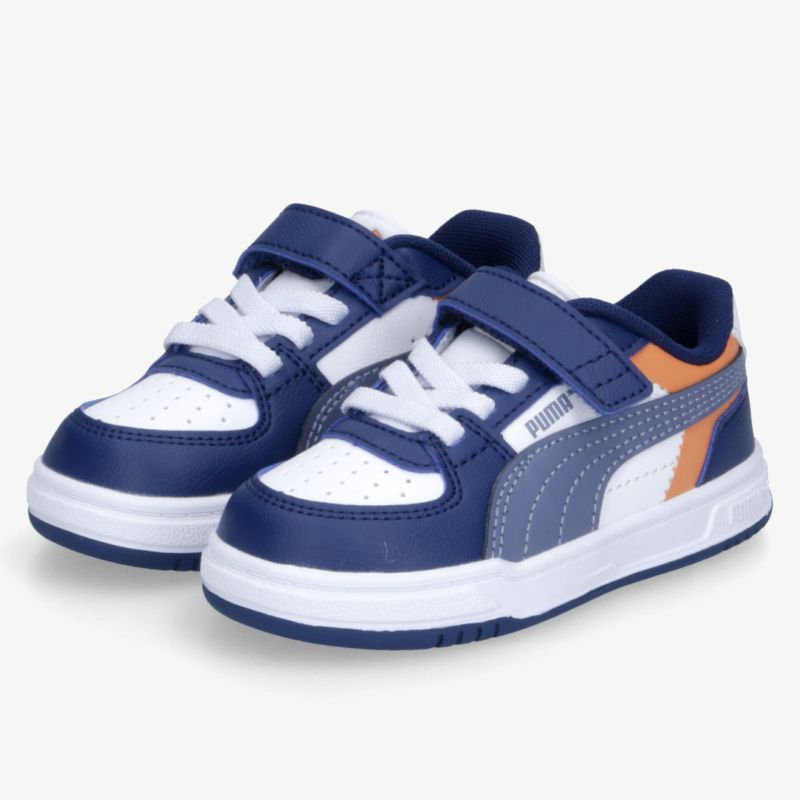 Stylische blaue Sneakers mit Klettverschluss, perfekter Tragekomfort und sportlicher Look für Alltag und Spiel.