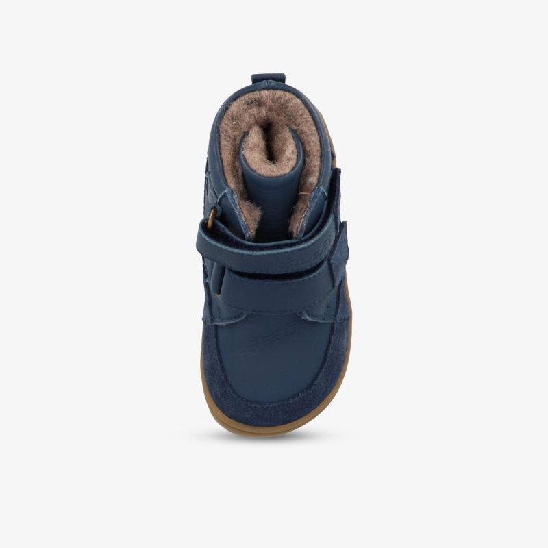 warmer blauer Kinderschuh mit weicher Innenfütterung und praktischem Klettverschluss für sicheren Halt