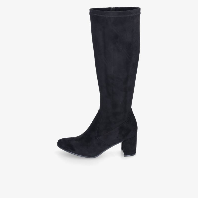 Hoher schwarzer Stiefel aus Velourslederoptik mit elegantem Profil, markanter Schuhform und stabilem Absatz