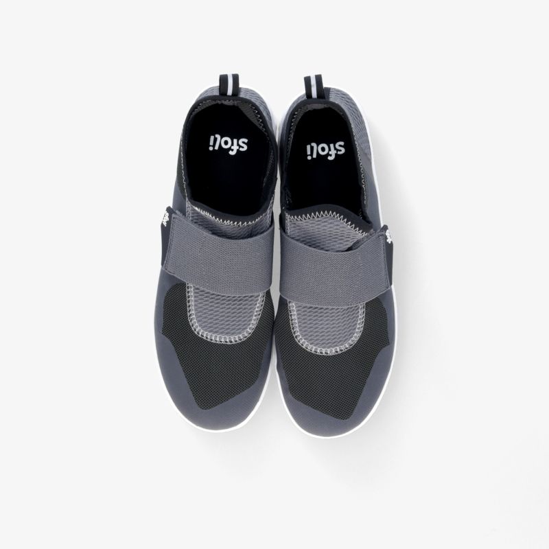 Leichte, bequeme Sportschuhe in Grau mit atmungsaktivem Material und rutschfester Sohle, perfekt für vielseitige Aktivitäten