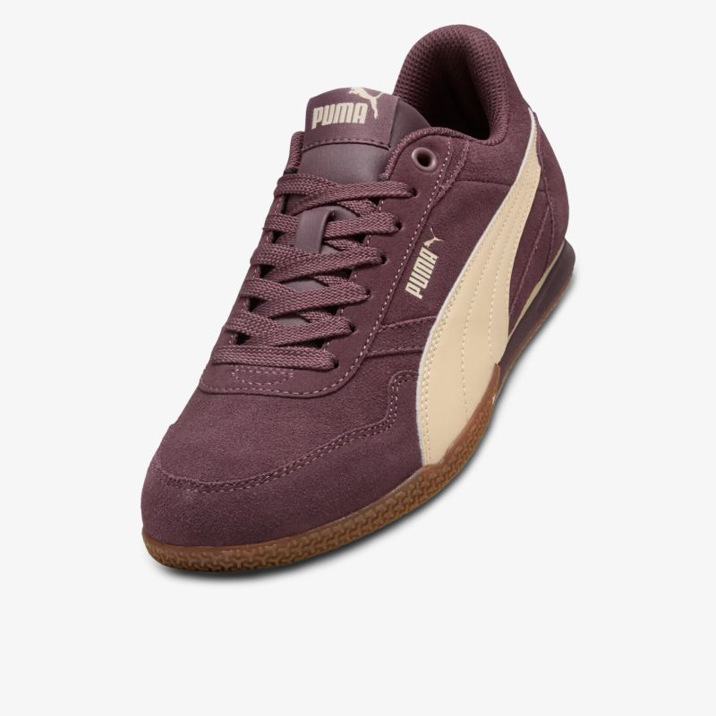 Leichter Puma Sneaker mit bequemer Passform und rutschfester Sohle im sportlichen Design seitlich sichtbar