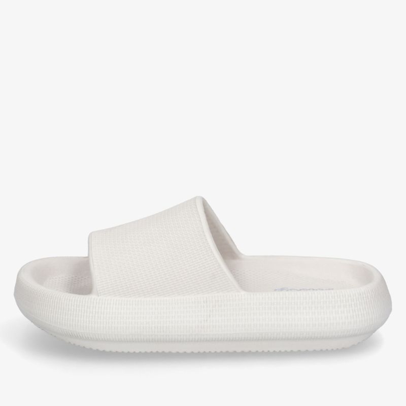 Weiße komfortable Badelatschen mit weicher gepolsterter Sohle und rutschfestem Design für angenehmen Tragekomfort