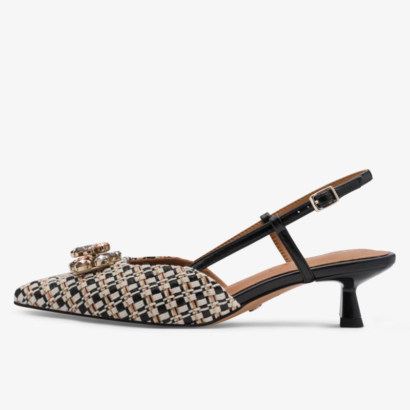 Eleganter spitzer Slingback Schuh mit kleinem Absatz und gemustertem Design seitlich dargestellt
