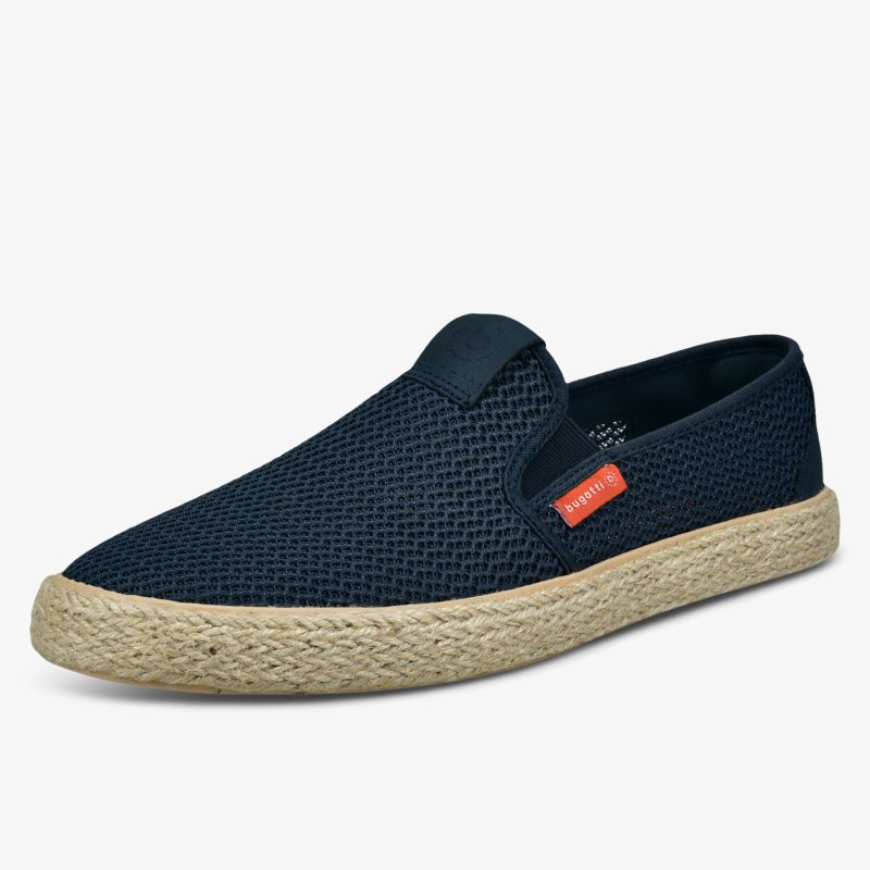 Eleganter Slip-On Schuh mit geflochtenem Design und flexibler Sohle für optimalen Tragekomfort.