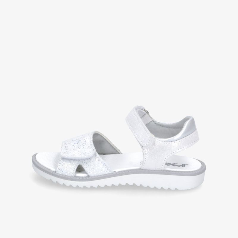 Weiße Sandale mit Klettverschluss, gepolstertes Fußbett und robustem Profil für hohen Tragekomfort
