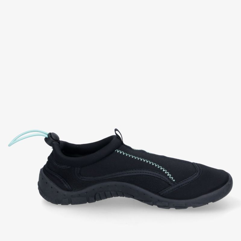 Leichter schwarzer Schuh mit flexibler Passform, rutschfester Sohle und atmungsaktivem Material für hohen Tragekomfort