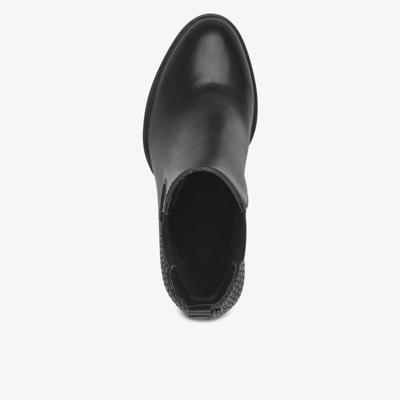 Schwarzer Stiefel aus glattem Leder in klassischer Form mit abgerundetem Zehenbereich