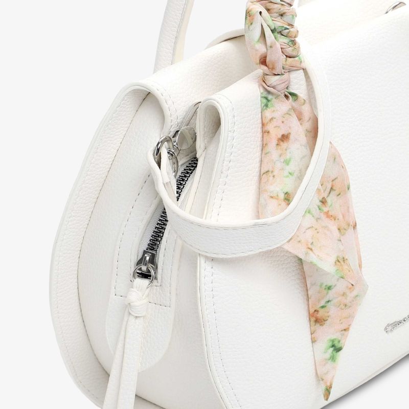 Weißer Rucksack mit floralem Muster und sichtbarem Reißverschluss, modernes und stilvolles Design