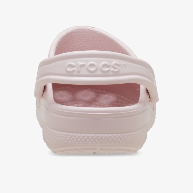 Leichter Schuh in zartem Rosa mit rutschfester Sohle und bequemen Fersenriemen für ganztägigen Tragekomfort