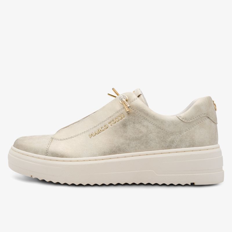 Seitliche Ansicht eines bequemen Schuhs mit glattem Obermaterial und robuster Sohle