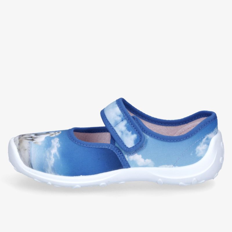 Leichter und bequemer Kinderschuh mit elastischem Klettverschluss und flexibler Sohle, motiv mit blauem Himmel und Wolken
