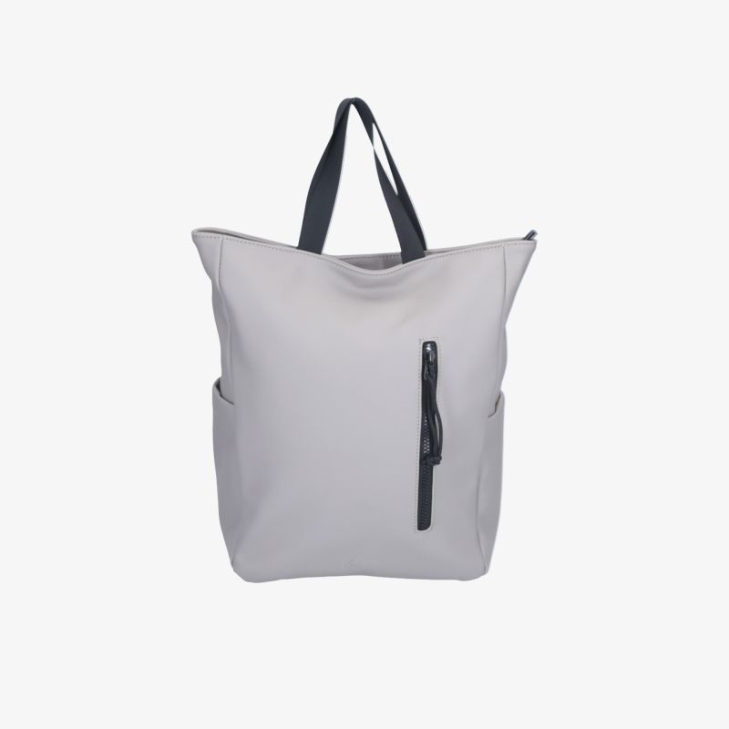 Moderner grauer Rucksack mit geräumigem Hauptfach, praktischem Reißverschlussfach und stabilem Tragegriff vorne sichtbar