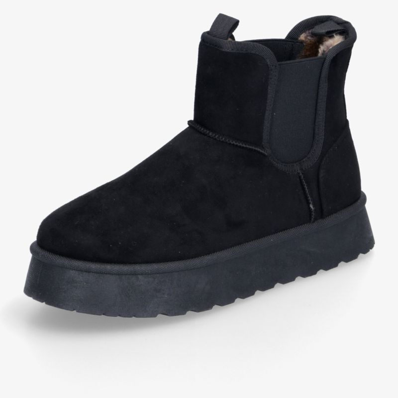 Schwarzer Schuh mit dicker Sohle, bequem und warm, seitliche Ansicht zeigt flexibles Material und praktischen Einstieg