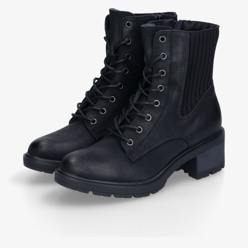 Schwarze Schnürstiefel im Paar mit robustem Profil, markanter Schnürung, elastischem Schaft und stabilem Blockabsatz