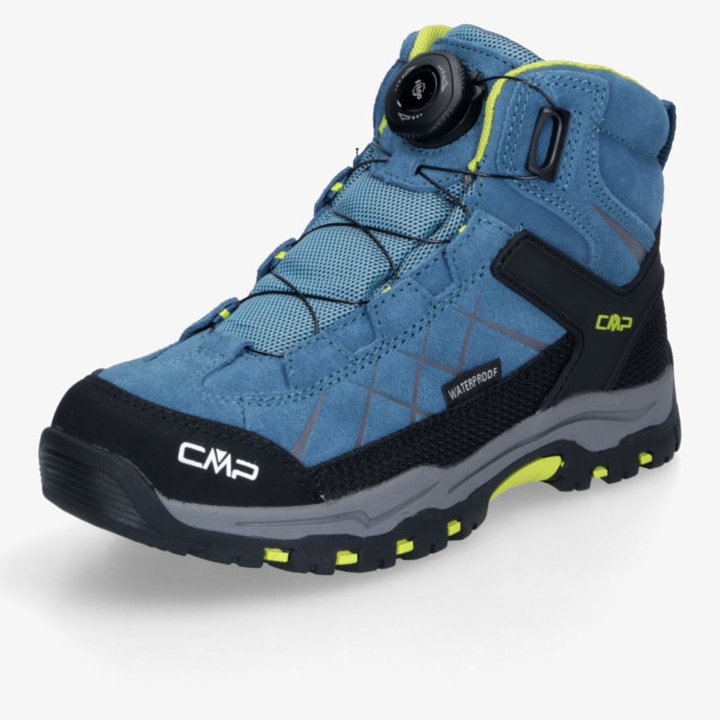 Robuster, blauer Wanderschuh mit innovativem Verschlusssystem, rutschfester Sohle und komfortabler Passform, schräg vorne