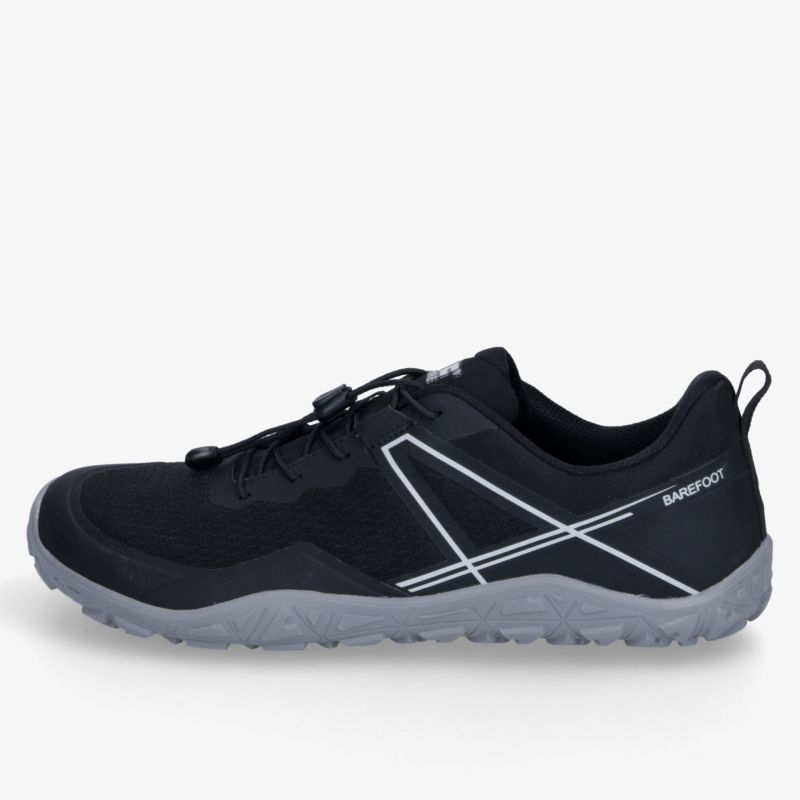 Leichter und sportlicher Schuh mit rutschfester Sohle und atmungsaktivem Design für optimalen Komfort.