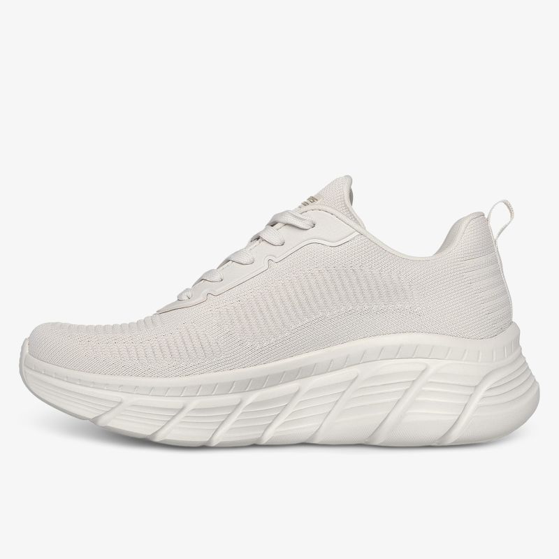 Eleganter weißer Sneaker mit nahtlosem Design und bequemer Passform.