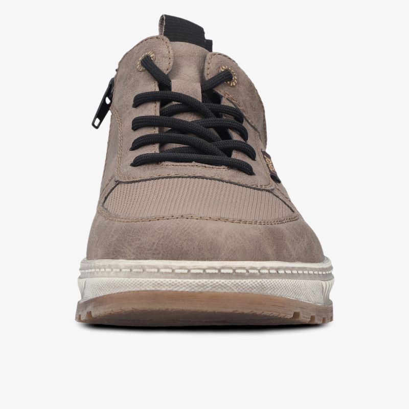 Modischer und bequemer Schuh mit robuster Sohle und Schnürsenkeln, perfekt für den Alltag