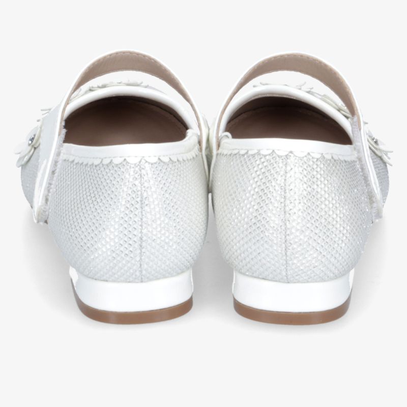 weiße flache Schuhe mit dekorativem Riemen und weichem Material, bequem und elegant, Rückansicht