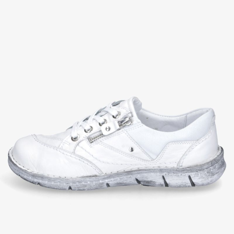 Weißer bequemer Schuh mit flexibler, rutschfester Sohle und sportivem Design für vielseitigen Einsatz