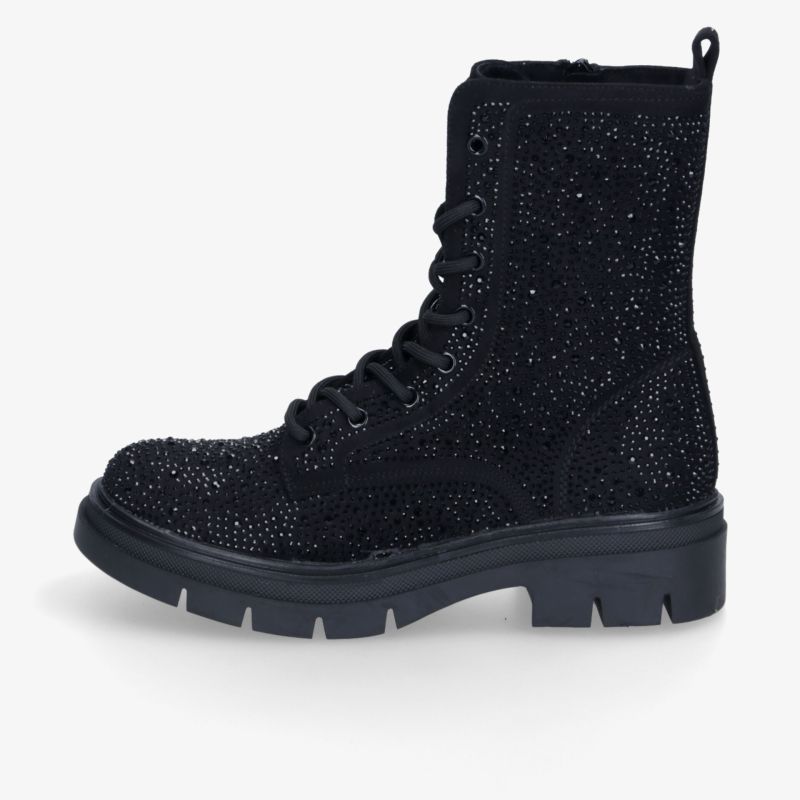 Schwarzer Glitzerstiefel mit Schnürung, Reißverschluss, markanter Profilsohle und bequemem Design in schräger Vorderansicht.