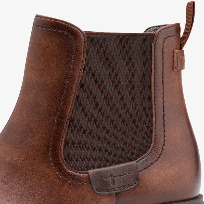 Brauner Chelsea Boot aus Leder mit elastischem Seitenteil und robuster Verarbeitung, seitliche Ansicht