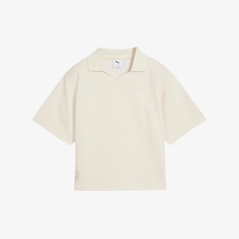 Beige Polo-Shirt mit kurzem Arm und klassischem Kragen, bequemer leichter Stoff, moderne Passform