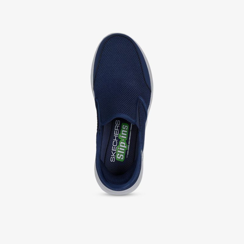 Leichter, navy blauer Slip-On Schuh mit atmungsaktivem Material und gepolsterter Innensohle für hohen Tragekomfort