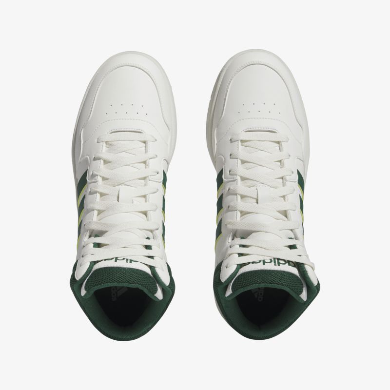 Weiße Sneaker von oben mit schwarzem Detail, sportliches Design und bequemer Passform.